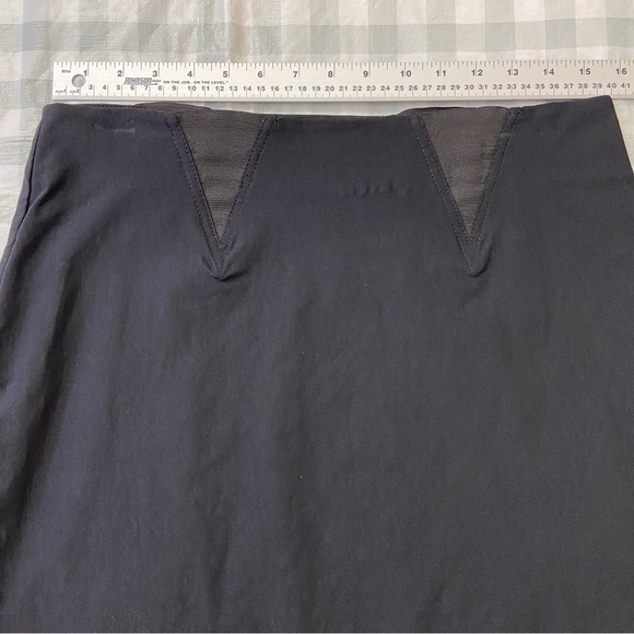 Joseph Ribkoff cute little black skirt size 10 stretchy material elastic waist - Picture 6 of 11